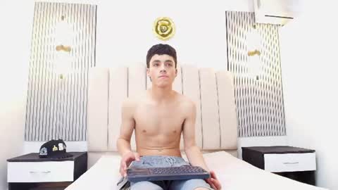 stiven_cooper2 online show from June 11, 2:26 pm