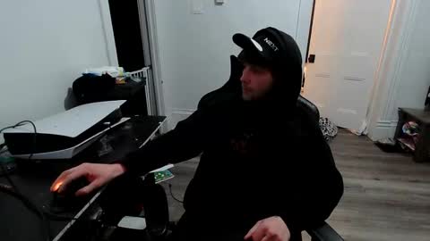 stonedpanda77 online show from March 6, 2:32 am