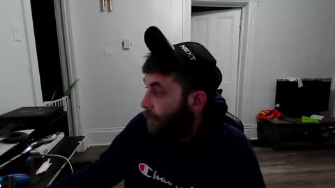 stonedpanda77 online show from November 5, 2:24 am