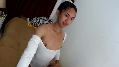 Snapshot of stonehard_sophia chatting on February 10, 9:47 pm Cute Sophia online show from February 10, 9:47 pm