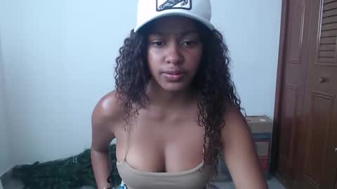 stormihills_ online show from February 3, 6:12 pm