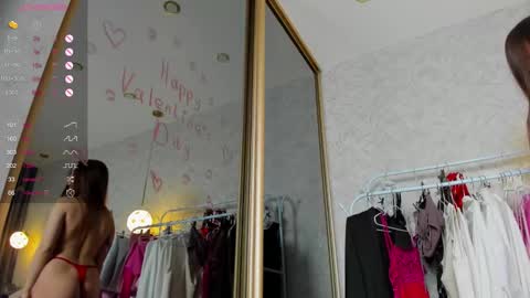 Laura online show from February 15, 3:31 am