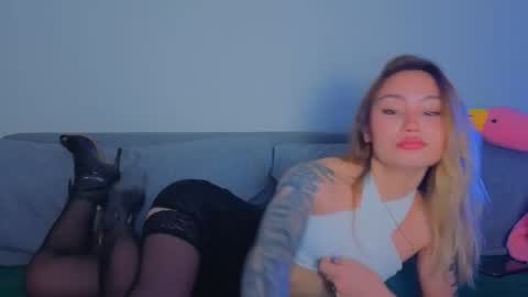 Tati and Lola online show from March 8, 5:33 am