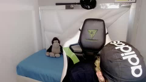 Street online show from March 5, 7:17 am