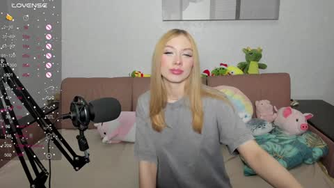 Snapshot of streis_mua chatting on January 29, 9:17 pm Streis  open pvt online show from January 29, 9:17 pm