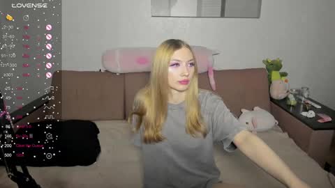 Snapshot of streis_mua chatting on March 10, 1:45 am Streis  open pvt online show from March 10, 1:45 am