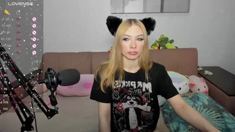 Snapshot of streis_mua chatting on January 26, 3:47 pm Streis  open pvt online show from January 26, 3:47 pm