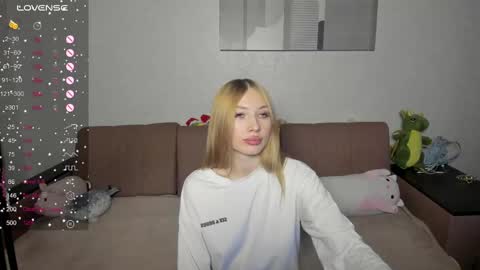 Snapshot of streis_mua chatting on February 22, 1:33 am Streis  open pvt online show from February 22, 1:33 am