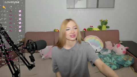 Snapshot of streis_mua chatting on January 30, 12:18 am Streis  open pvt online show from January 30, 12:18 am