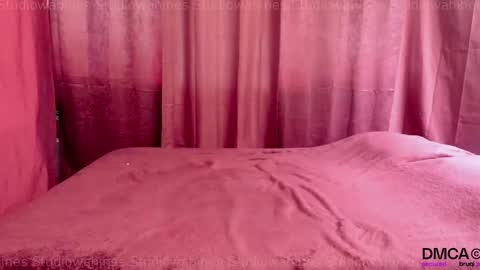 StudioWahines online show from April 17, 12:02 am