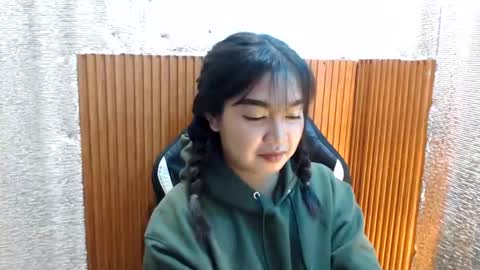 Sugar online show from February 12, 4:33 pm