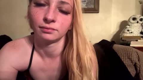 sugarrushxoxo online show from February 9, 5:00 am