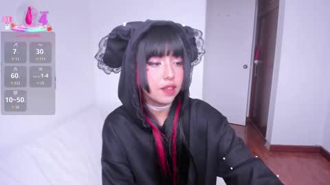 Nicolle  online show from September 27, 3:54 pm