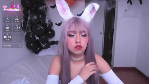 Nicolle  online show from October 30, 4:51 pm