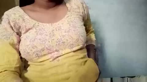 sunali_jain03 online show from April 9, 5:33 am