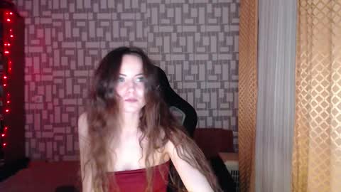 Snapshot of sunloveandwe chatting on October 14, 6:33 pm Mistress Eve online show from October 14, 6:33 pm