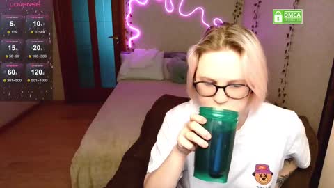 sunny mood online show from March 1, 7:51 am