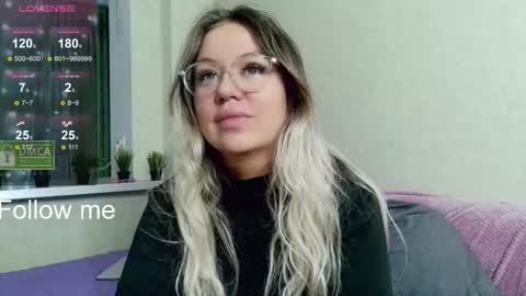 sunny mood online show from December 15, 8:16 pm