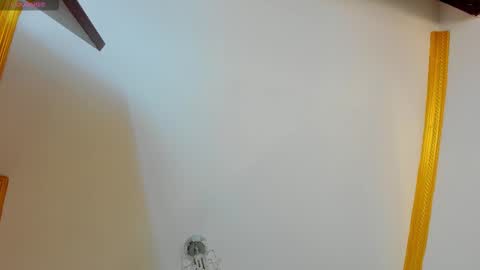 Sunny Leon Z online show from February 13, 9:40 pm