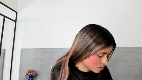 sunnywhitee online show from March 21, 7:07 pm