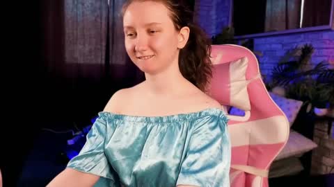 Alice online show from May 5, 1:28 pm