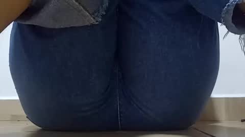 Annie online show from March 13, 7:50 pm