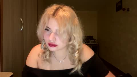 sunshinyflash online show from December 2, 7:01 pm