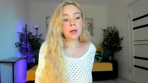 Jenn online show from June 10, 5:07 am
