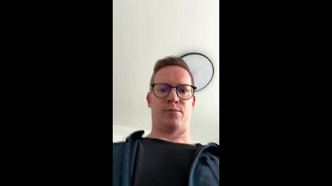 Snapshot of surfstar81 chatting on October 24, 10:38 am surfstar81 online show from October 24, 10:38 am