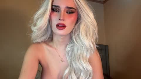 Mia online show from February 18, 1:32 am