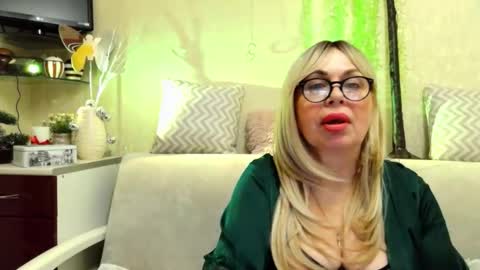 SusiexNoreen online show from March 8, 2:15 am