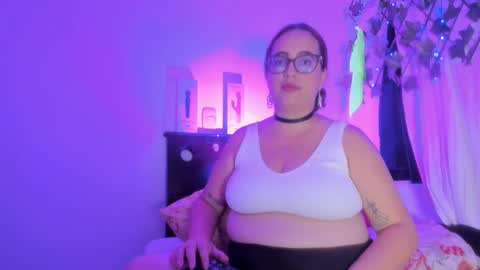 Snapshot of sussanmiller_ chatting on February 26, 3:43 pm sussanmiller_ online show from February 26, 3:43 pm