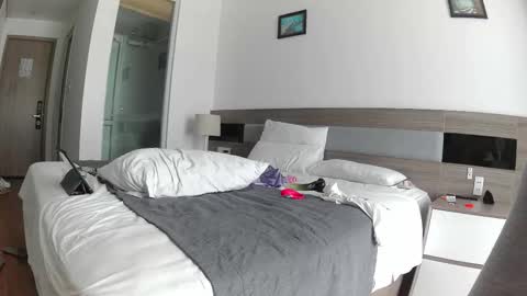 susyli online show from February 19, 4:00 am