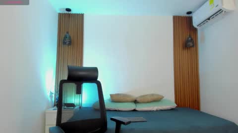 Snapshot of susyrosse chatting on October 21, 3:22 am S U S Y online show from October 21, 3:22 am
