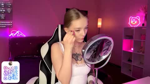 Jessica online show from March 1, 8:35 pm