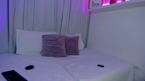 susyy online show from November 8, 7:50 pm