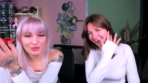 suzi_love online show from October 18, 8:24 pm
