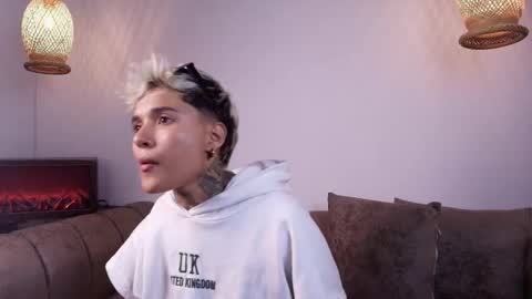 suzuwolf_dim online show from November 11, 6:59 am