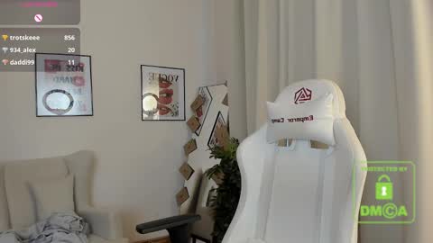 Suzy  next stream  Thursday Friday Saturday online show from February 12, 6:40 am