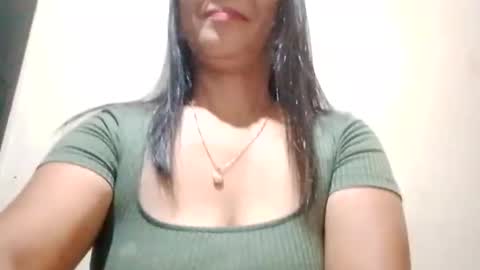 suzzie_hot online show from December 4, 9:25 pm