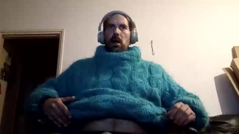 sweaterboy666 online show from October 22, 5:54 am