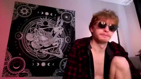 sweaties3 online show from March 3, 10:11 am