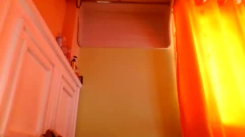 sweet52537 online show from April 13, 10:52 am