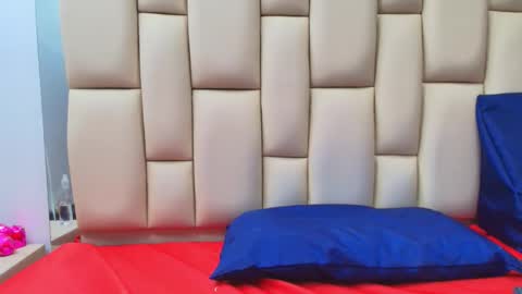 Amye  online show from November 18, 7:06 pm