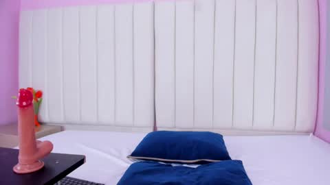 Annie online show from March 12, 6:22 pm