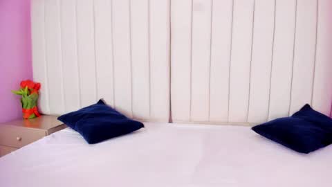 Annie online show from March 1, 11:50 am