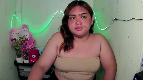 Snapshot of sweet_frex123 chatting on September 18, 11:36 am sweet_frex123 online show from September 18, 11:36 am