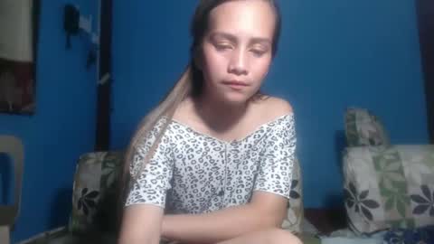 girly online show from December 4, 1:25 pm