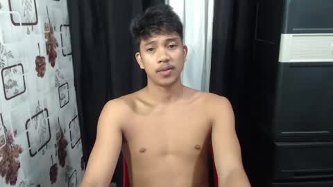 sweet_guyxx online show from October 23, 5:42 am