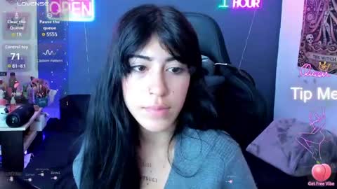 Dahnna online show from April 13, 12:15 am